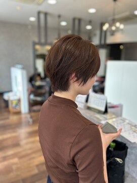 ヘアーワークス ボナ(HAIR WORKS bona.) 大人女子のハンサムショート×秋の落ち着き艶カラー
