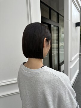 ヤテ(yate') ぱっつりボブ/切りっぱなしボブ
