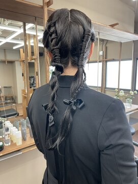フェンヘアーアイス 中目黒(Fen.hair ici) お呼ばれアレンジ♪20代30代大人可愛いタイト編みおろしツイン