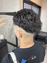 トリコ(ToricO)&nbsp;スキンフェード　波巻きツイストスパイラル　サーフカール