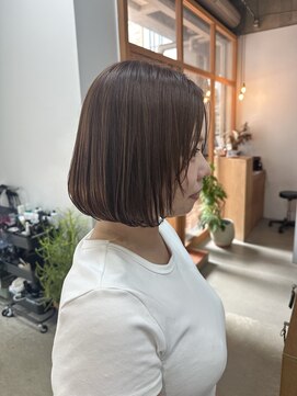 レア(Le’a) 柔らかブラウン×ぷっくりボブ