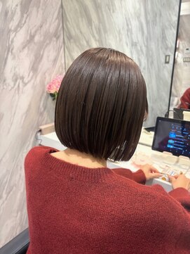 オリーブベージュ