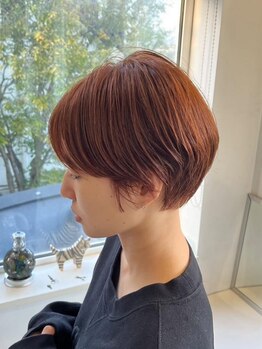 エリア(area)の写真/当店人気の白髪ぼかしでワンランク上のお洒落なグレイカラーを。自然な仕上がりで大人女性から好評◎