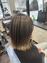 ラスター(LUSTER) コントラストバレイヤージュ+切りっぱなしボブ