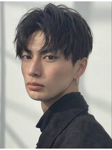 洗練された韓国風ナチュラルセンターパートマッシュは誰でも取り入れやすい今どきヘア◎