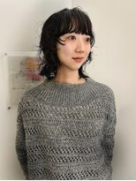 ユー(yew)&nbsp;ミディアムレイヤー／ウルフレイヤー／ワイドバング／パーマ