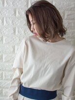 ノイン(noine)&nbsp;旬のアイテムを使ってタイムリーに可愛く。くびれセミディ