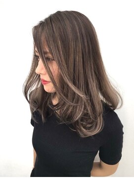 トルネード(TORNADO) 外国人風チョコレートグレージュ