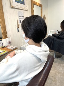 ファシーノ(FASCINO) アップバングショートスタイル