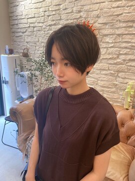 ゾンネ(ZONNE) 【ZONNE】センターパートで見せるハンサムショート