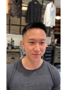 ルドローブラントオオサカ(LUDLOW BLUNT Osaka) 【LUDLOW BLUNT】スキンフェード アップバング 短髪