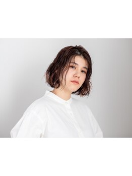 暗い髪でも伸ばしかけヘアもおしゃれに♪扱いやすく、再現性が高いパーマで朝のお手入れが楽ちんに☆