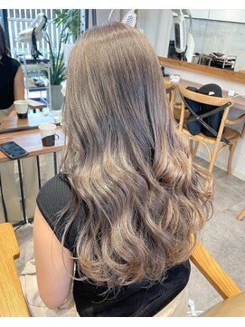 ヴィアンカ 倉敷中央通り店(Vianca) シルバーカラー/グレージュ/透明感カラー/ダブルカラー