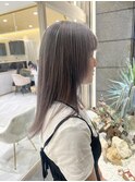 流行りのハイトーングレージュカラー　松井