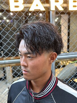 フジヤマ バーバー ショップ(FUJIYAMA BARBER SHOP) ツイストフェードショート