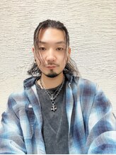 ウーロス(uros.) TOMOHIRO (大川)