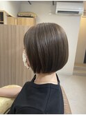 オリーブベージュ