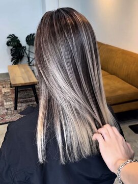 メリー オオサカ(Merly Osaka) contrast balayage