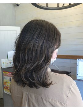 アーサス ヘアー デザイン 鎌ヶ谷駅前店(Ursus hair Design by HEADLIGHT) グレージュ×ミディアム『川口真緒』Instagram→@mao.kawa