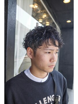 カムジーヘッドカミノウラ(COMEGHEAD KAMINOURA) 乾かし方で変わるメンズパーマ