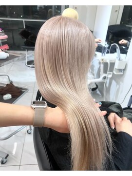 ランテルディ 渋谷(LANTERDIT) シルキーベージュ　くすみカラー　ペールカラー　ストレートヘア