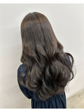 クム(kumu) レイヤーカット/顔周りカット/前髪カット/韓国ヘア/名古屋/栄