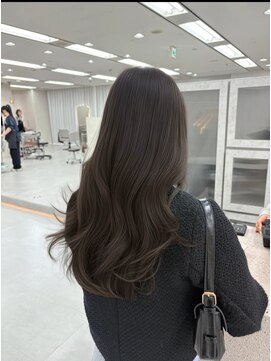 オリーブグレージュ