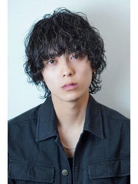 オーシャントーキョー ホワイト 原宿(OCEAN TOKYO WHITE) 黒髪波巻きパーママッシュウルフスパイラルパーマ