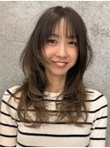 セミロングシャギー/ハッシュカット/顔周りレイヤー/外国人風