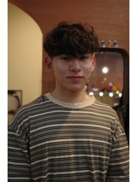 エディ(Edy) メンズマッシュ波巻きスパイラルパーマ外国人風眉毛カット岡山