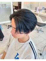 リーチェ(ReCHE by CAPA(旧：CAPA茅ヶ崎店）)&nbsp;クールな暗髪ブルーブラック×さらっとセンターパートで韓国風に