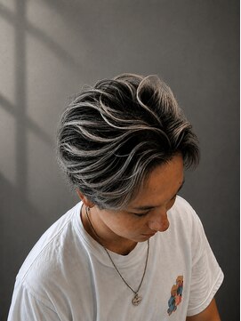 フリースト 京都(FREEST) バレイヤージュ×センターパート