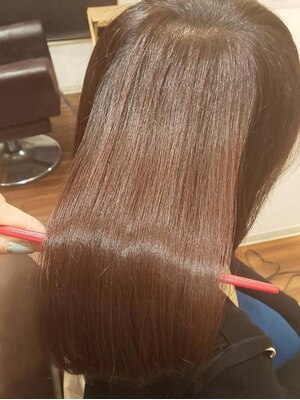 【髪質改善】話題の髪再生トリートメントで、髪の内部から徹底補修し、芯から輝くうるツヤ髪に♪