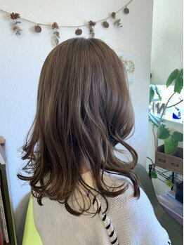 ニナヘア(nina hair)の写真/お洒落&ケアが同時に叶う♪黄味を感じさせないライラックラテが人気!旬のトレンドカラーもお任せください★