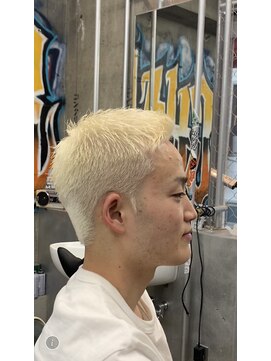 チルチェア 渋谷店(CHILL CHAIR) 金髪ショート<渋谷> <理容室> <バーバー>
