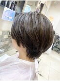 立体感のあるショートスタイル