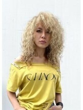 ラブ ロック Love' Lock ブリーチ毛のスパイラルパーマは代官山 ラブロック渋谷 恵比寿