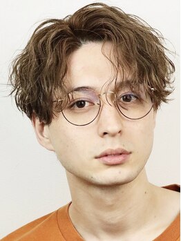 アズ ワン(AS ONE)の写真/初パーマでも挑戦しやすい!流行りのフェザーパーマで、楽にカッコよく【メンズパーマ/スパイラルパーマ】