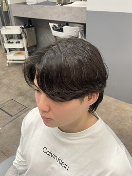 ノイセル 西本町(Noisyle) ブルーブラックフェザーパーマ刈り上げセンターパートy