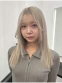 グレージュ/ベージュ