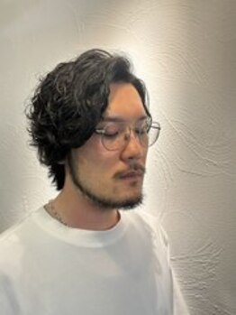 ダンベル(DANVEL)の写真/やさしいクリームパーマで液ダレせず不快感を軽減！質感もデザインもワンランク上の仕上がりへ導きます。