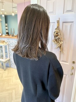 ニュワ(nyUwa)の写真/【豊田市】当店自慢のトリートメントで、艶感溢れる美髪へ。毛先まで潤いのある仕上がりで髪質改善も叶う♪