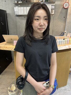 フィーカ(Fiika) レイヤーカット/顔周りレイヤー/レイヤー/グレージュ【肥後橋】