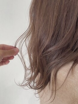 ルーム(room)の写真/話題の「髪質改善カラー」で、髪本来の美しさを活かしたうるツヤな髪へ！カラーは是非ご相談ください！