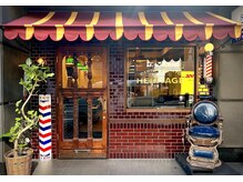 BARBER KAMITO HERITAGEの雰囲気(ブリティッシュを基調に日本の昭和レトロをミックスした外観)