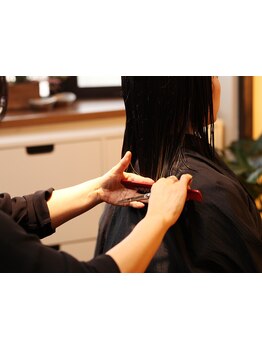 アメリカ・日本での美容師歴41年。一人一人のお客様とのカウンセリングを大切にしております。