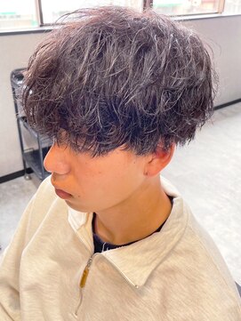 デネブ(Deneb) 20代30代メンズクラウドマッシュ丸み束感ビジカジトレンド