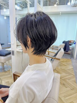 トッカ ヘアアンドトリートメント 難波店 小顔似合わせカット愛されクールショート20代/30代40代50代/難波