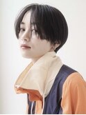 大人かわいい小顔ハンサムショートセンターパート暗髪