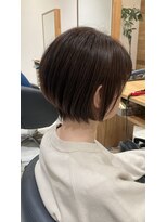 ストーリアエフ カミトザッカ(storia.f kami to zakka)&nbsp;柔らかい品のある大人女性の女性らしいショートボブ！